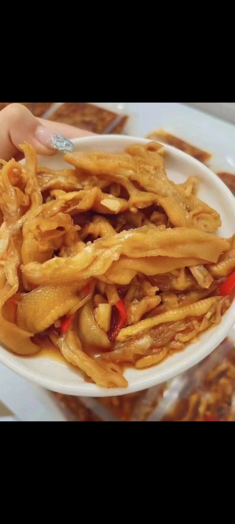 无骨鸭掌开袋即食口感鲜香微微辣大量现货，长期供应