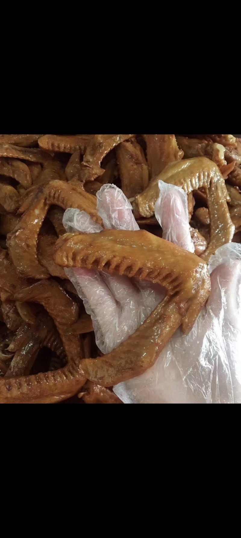 泡椒鸭翅，爽酸个大，肉感好，入口汁香味正，酸香辣脆爽