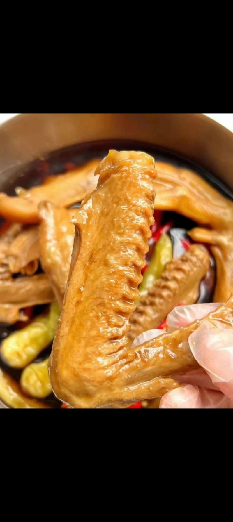 泡椒鸭翅，爽酸个大，肉感好，入口汁香味正，酸香辣脆爽