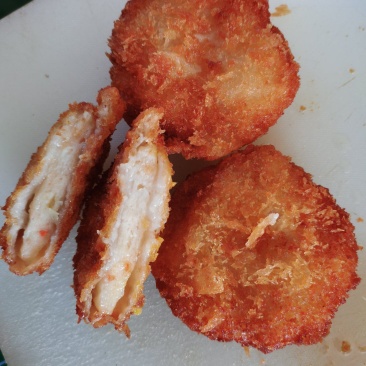 鱿鱼排味道鲜美，餐饮盒饭首先