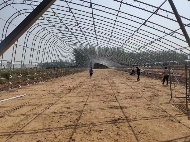 C型钢双膜骨架大棚结实耐用大棚温室骨架现货，全国供应