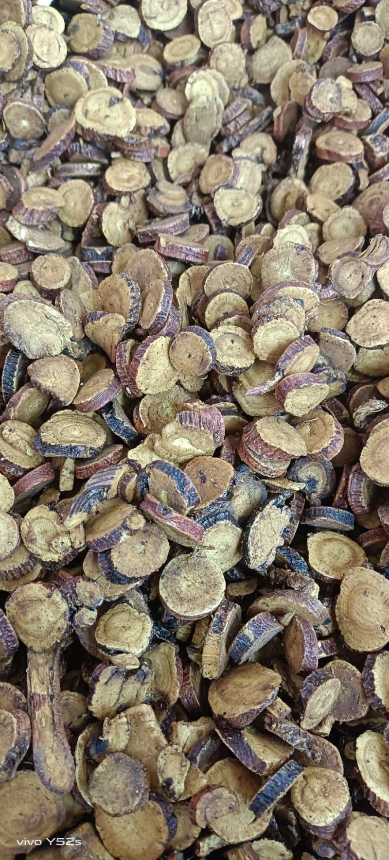 制甘草各种中药材品种多，货品齐，可以代抓配方