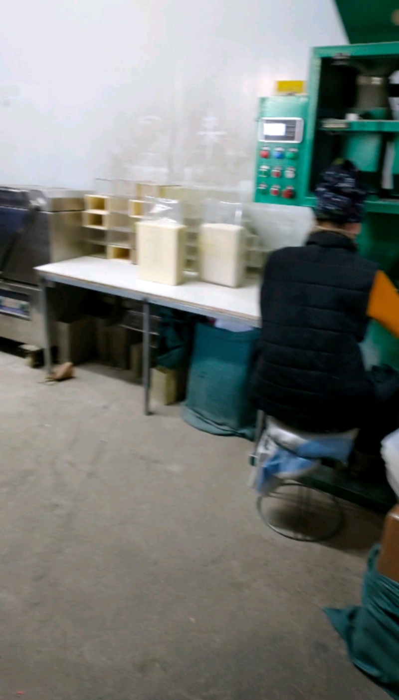 亲手育苗栽收脱粒加工打包发货正宗原产地五常稻花香大米粥米