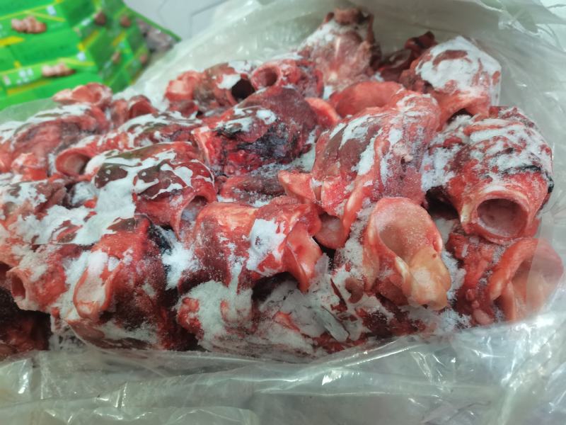 母猪喉头干货无泡水，冻板20公斤袋装
