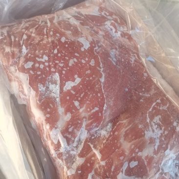 膘猪前后上肉，2到4片片都有价格不同，十公斤箱装