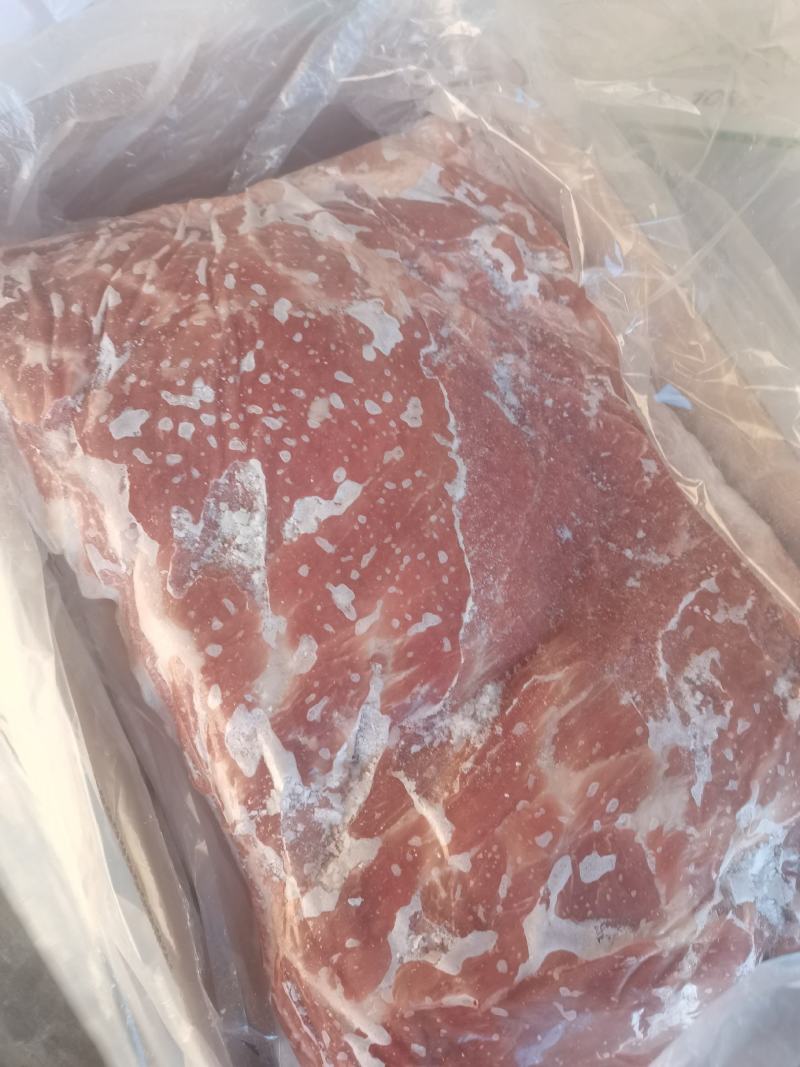 膘猪前后上肉，2到4片片都有价格不同，十公斤箱装