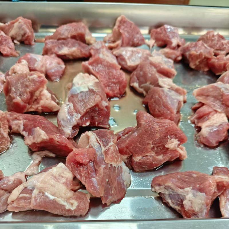 牛腱子肉块，块头匀称无小碎，瘦度90以上