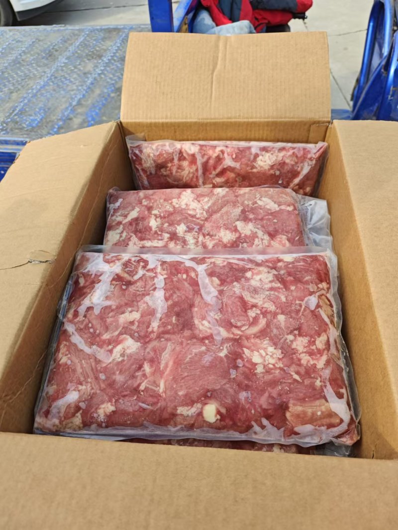 牛腱子肉块，块头匀称无小碎，瘦度90以上