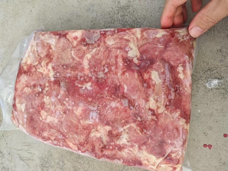 牛腱子肉块，块头匀称无小碎，瘦度90以上