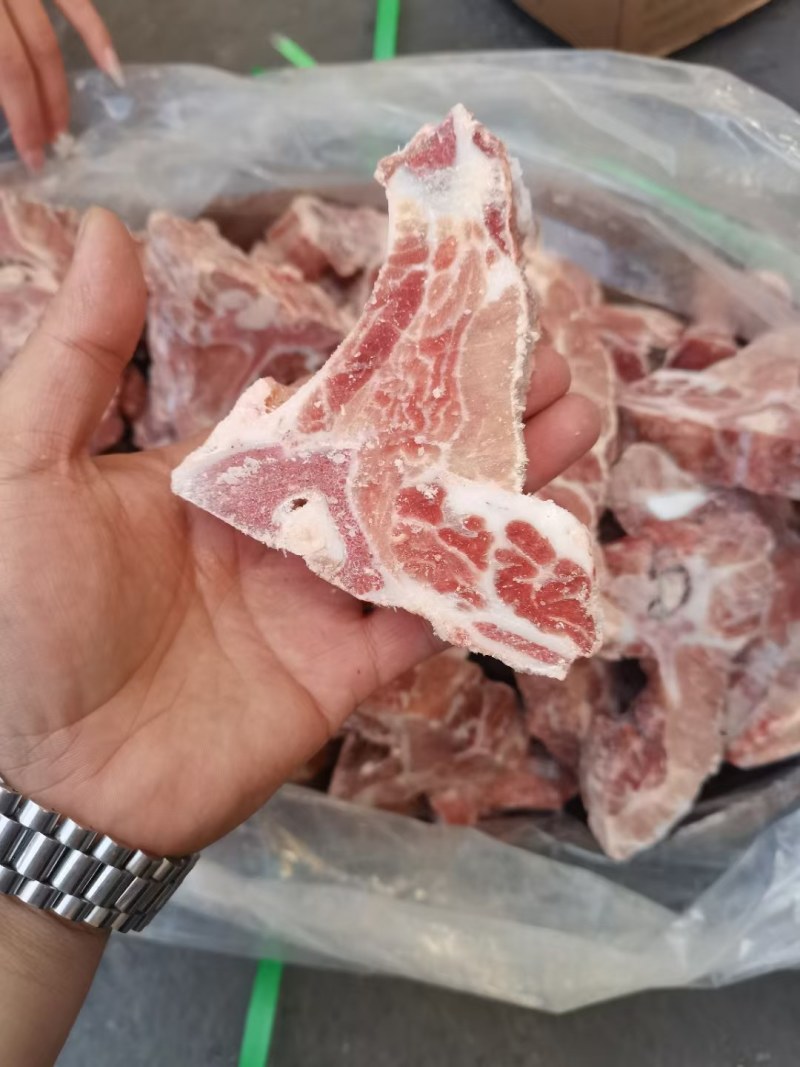 满肉猪龙骨带肉高达90排骨米饭，酱大骨，自助，饭