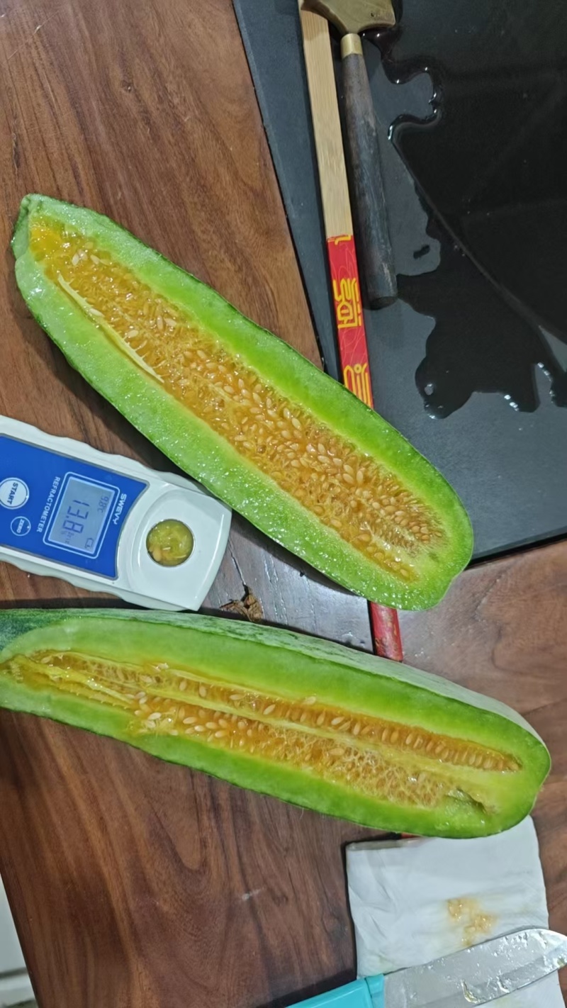 羊角蜜脆甜多汁，全国发货，量大从优，欢迎致电