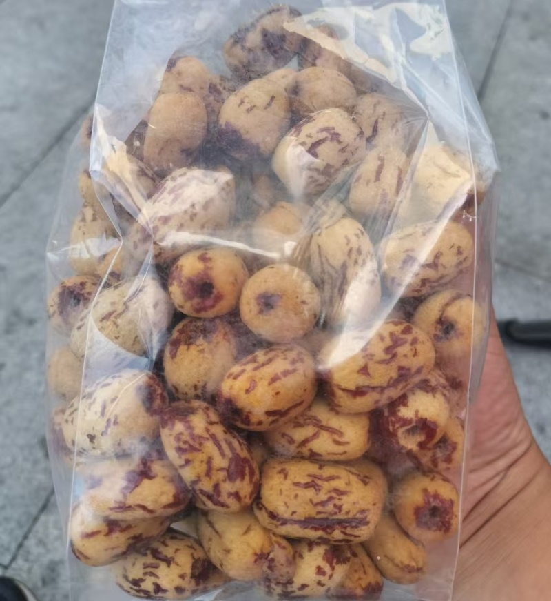 网红产品天山雪糯枣，自然晾晒脱皮去核，口