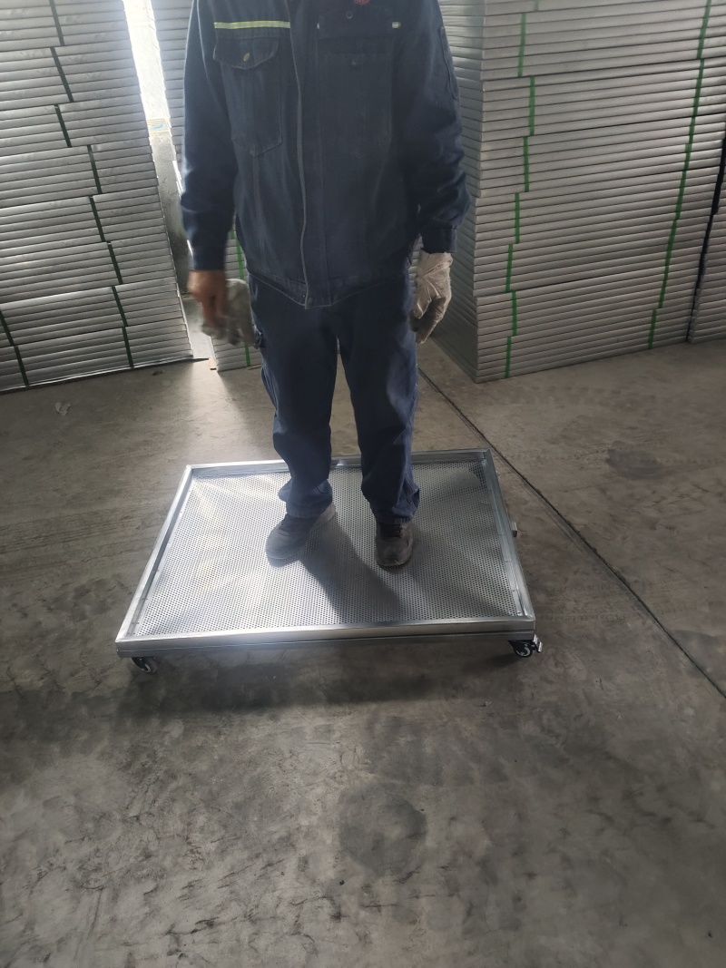 高边叠加烘干托盘底部万向轮，用于烘干机烘干房，方便快捷