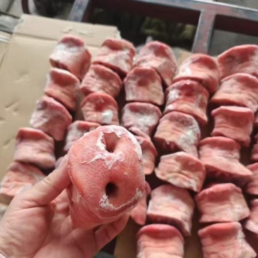带骨猪鼻子