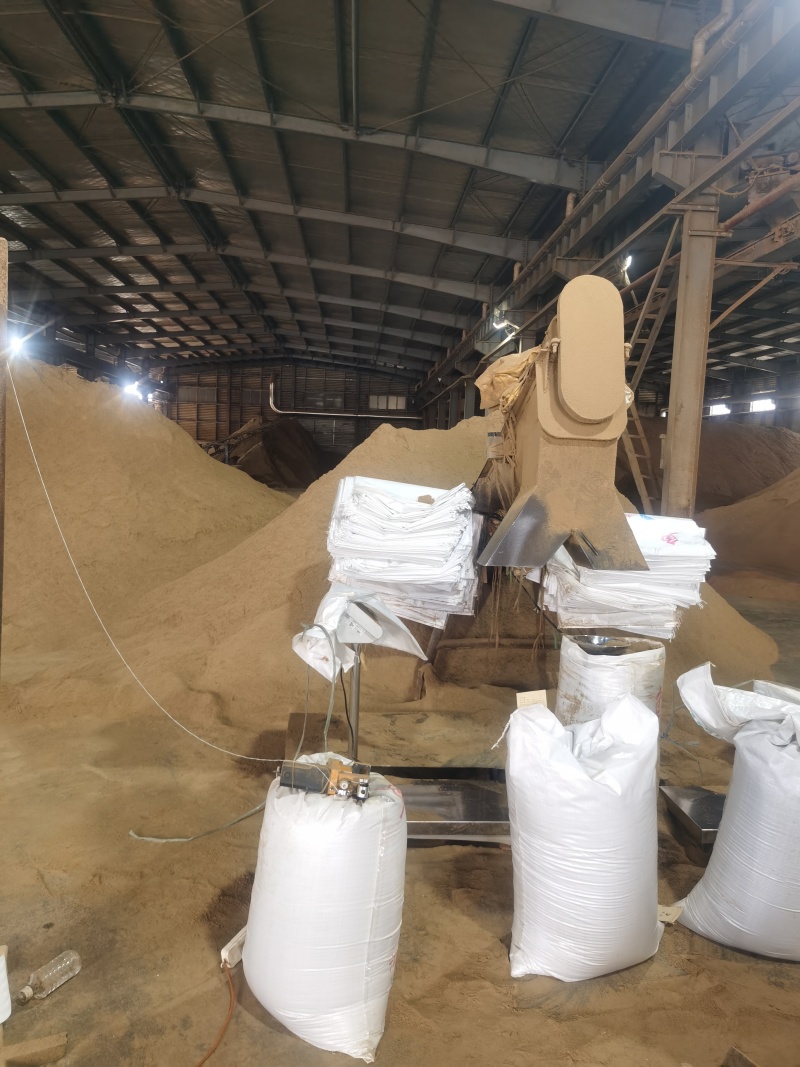 秘鲁进口鱼粉国产脱脂鱼粉鱼骨粉猫狗蛋鸡鸭猪狐狸宠物饲料添加剂