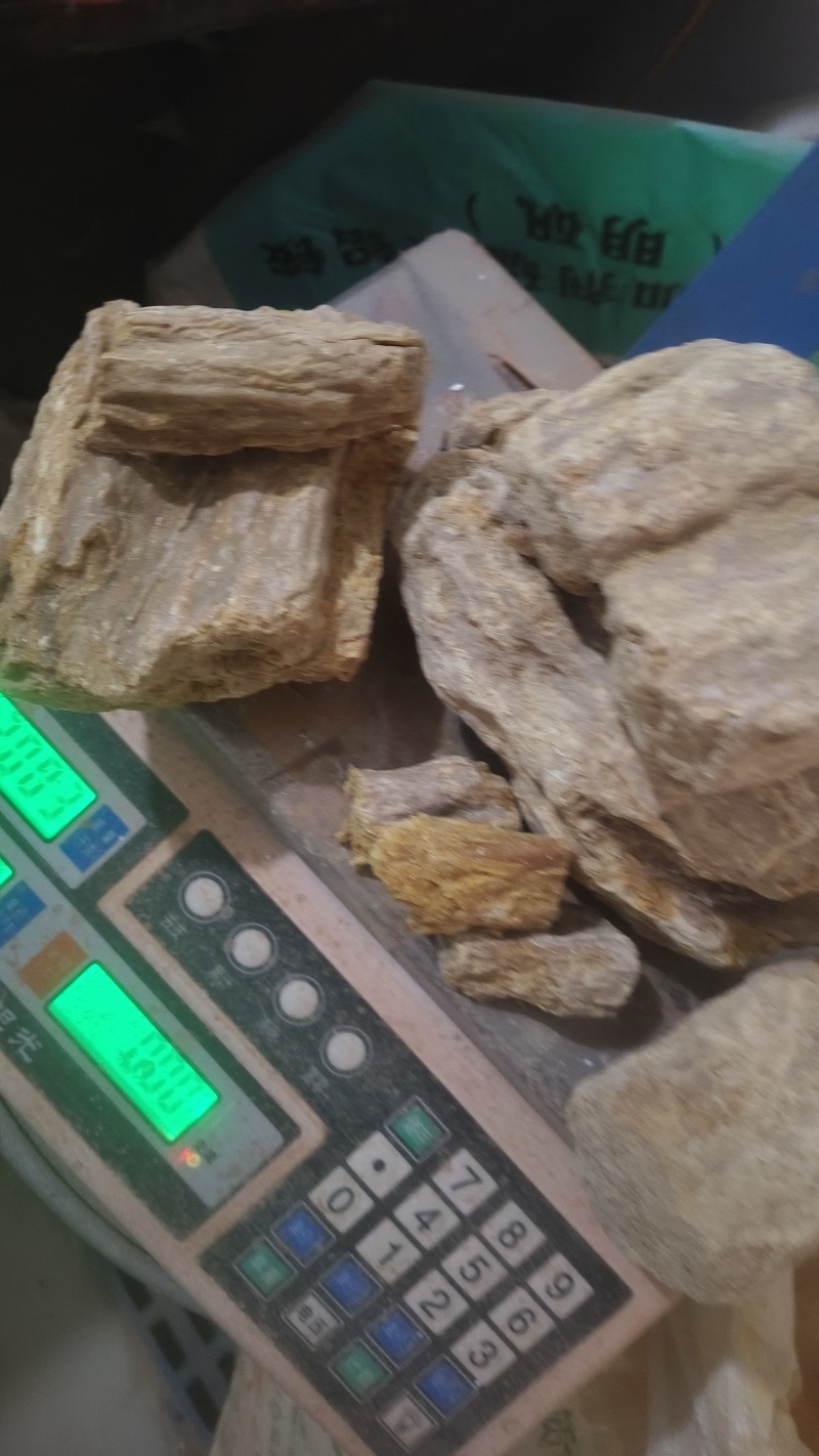 《琥珀》琥珀个子琥珀米规格齐全保证质量价格优