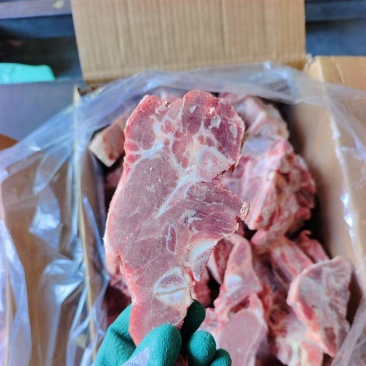 多肉骨块，带肉50以上，颜色鲜亮，价格不高，