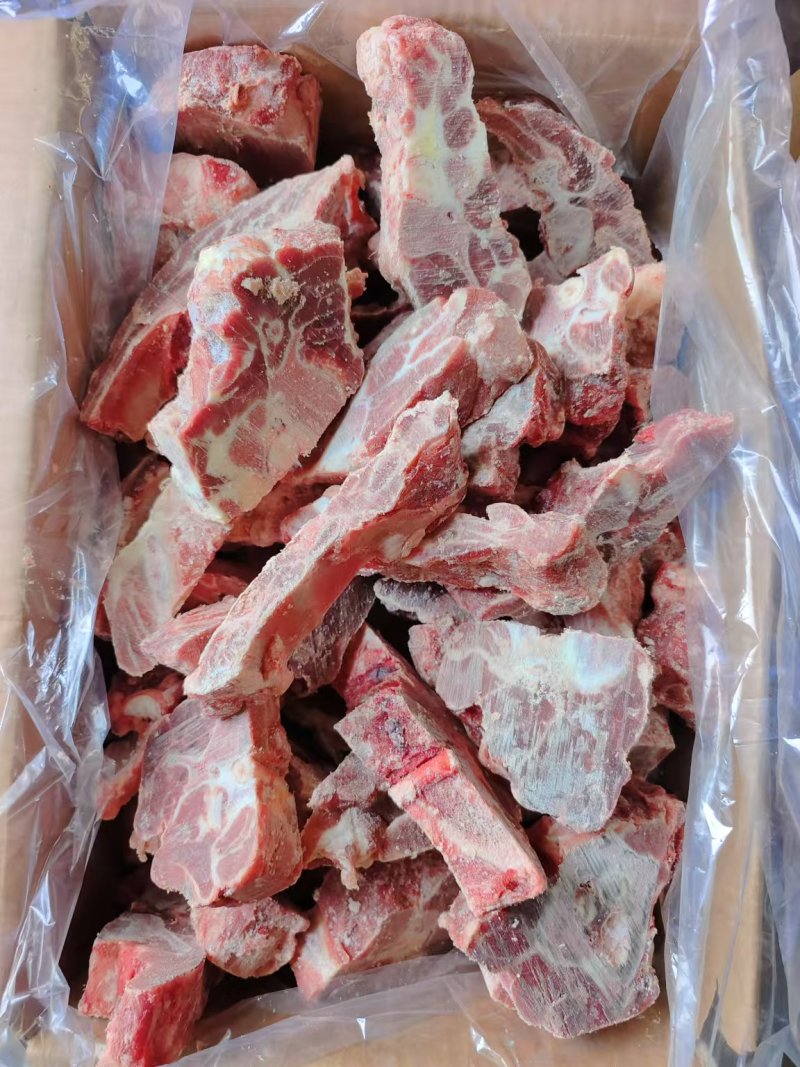 多肉骨块，带肉50以上，颜色鲜亮，价格不高，