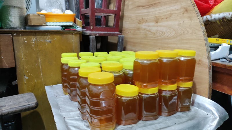 娱蜂翁牌土蜂蜜
