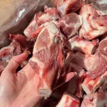 大家好，我是一亩田厂家，今日出品多肉粒棒骨，量大从优。