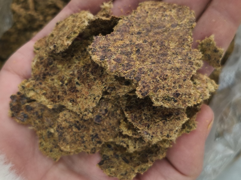 厂价直销棉籽饼，质量好，量大从优，适合牛羊猪鸡鸭喂养。
