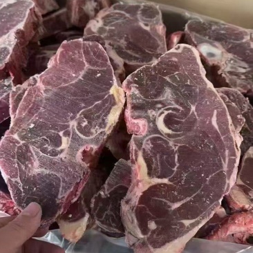 **满肉牛脖骨带肉90以上