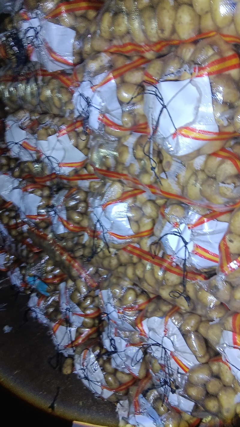 精品黄心土豆土豆，一手货源规格齐全，低价对接全国客商