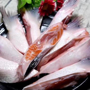 新鲜三文鱼鳍鱼翅肉多三文鱼边角料烧烤炖