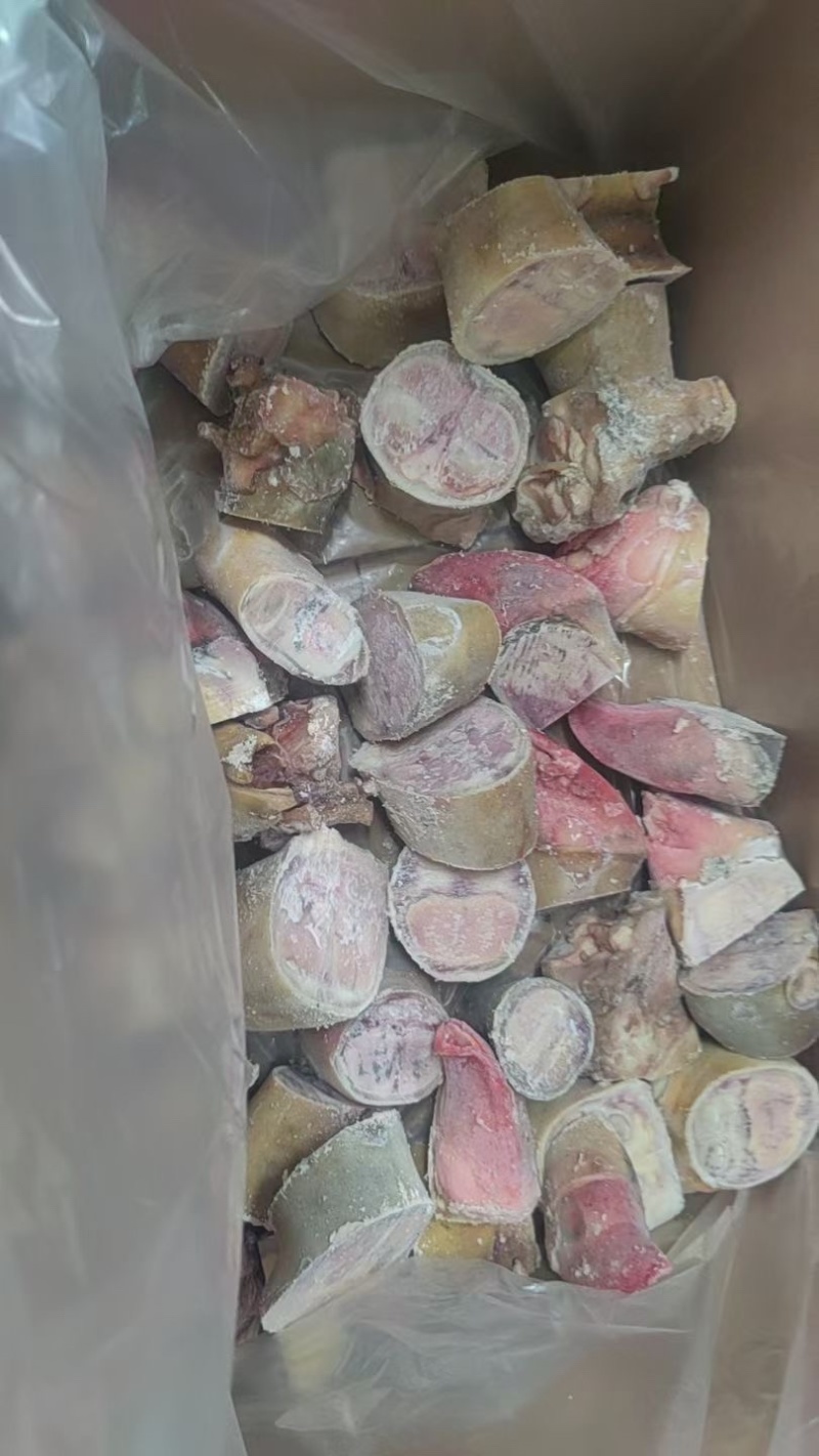 牛蹄据段量大优惠，牛蹄好吃不贵厂家直供欢迎联系