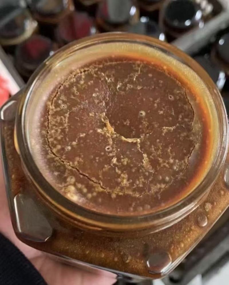 古法红糖，纯手工熬制，蔗香浓厚