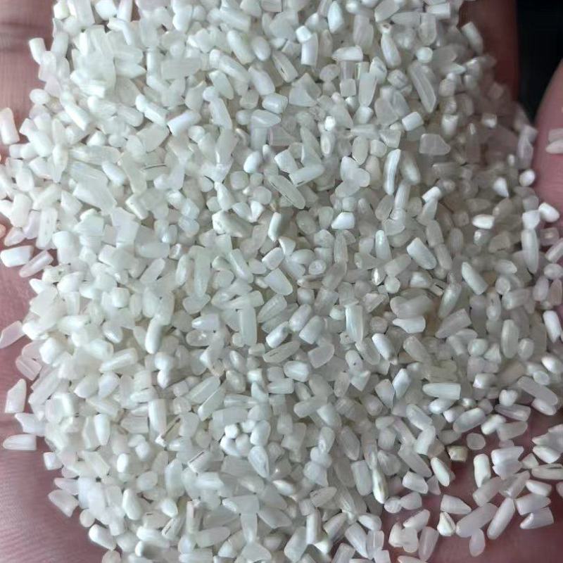 白碎米硬米，食品级大碎米每月到货5万吨