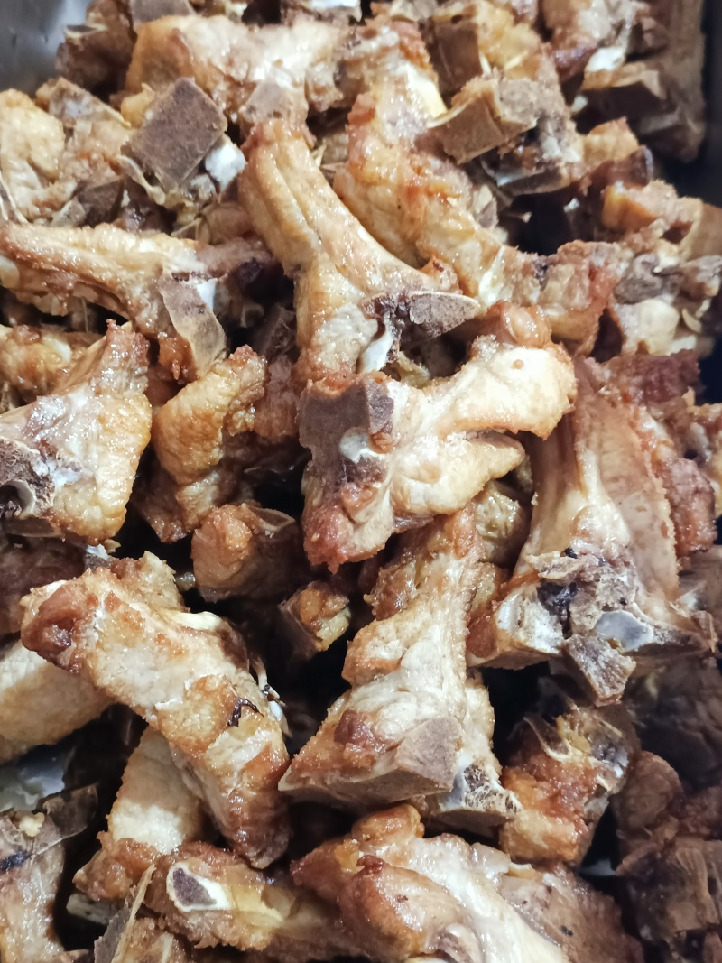 半成品猪脊骨批发10元/斤，纯干不带汤水，多肉脊骨