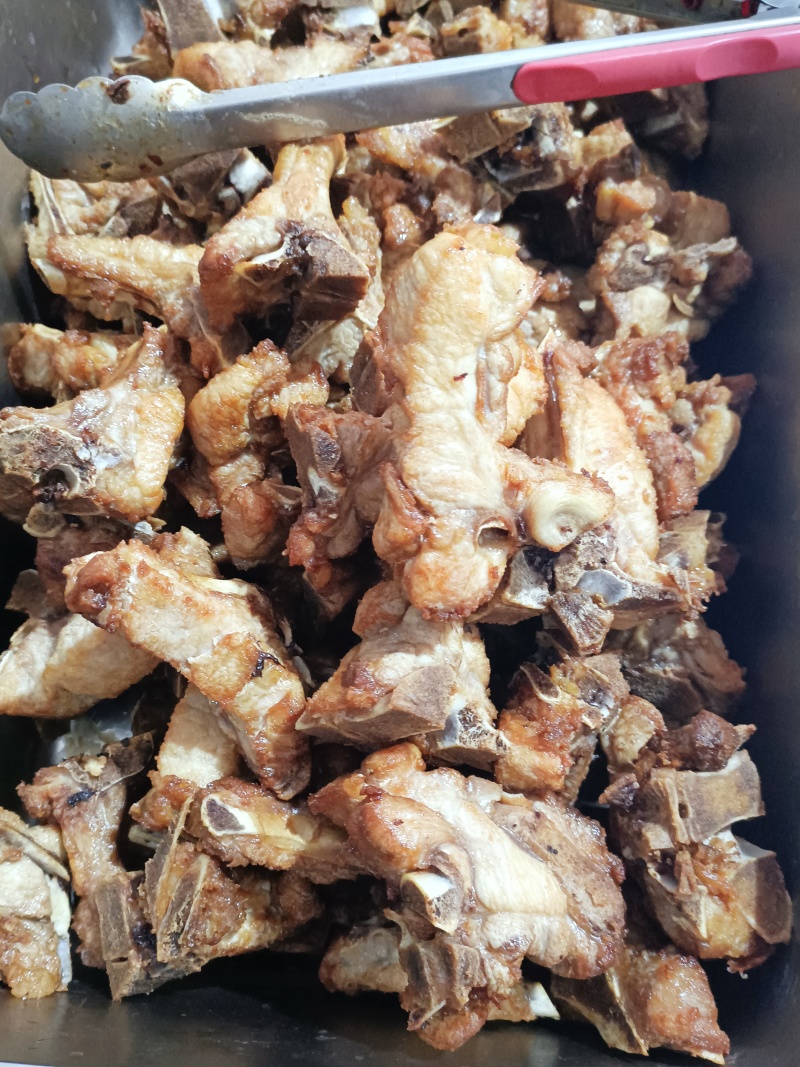半成品猪脊骨批发10元/斤，纯干不带汤水，多肉脊骨