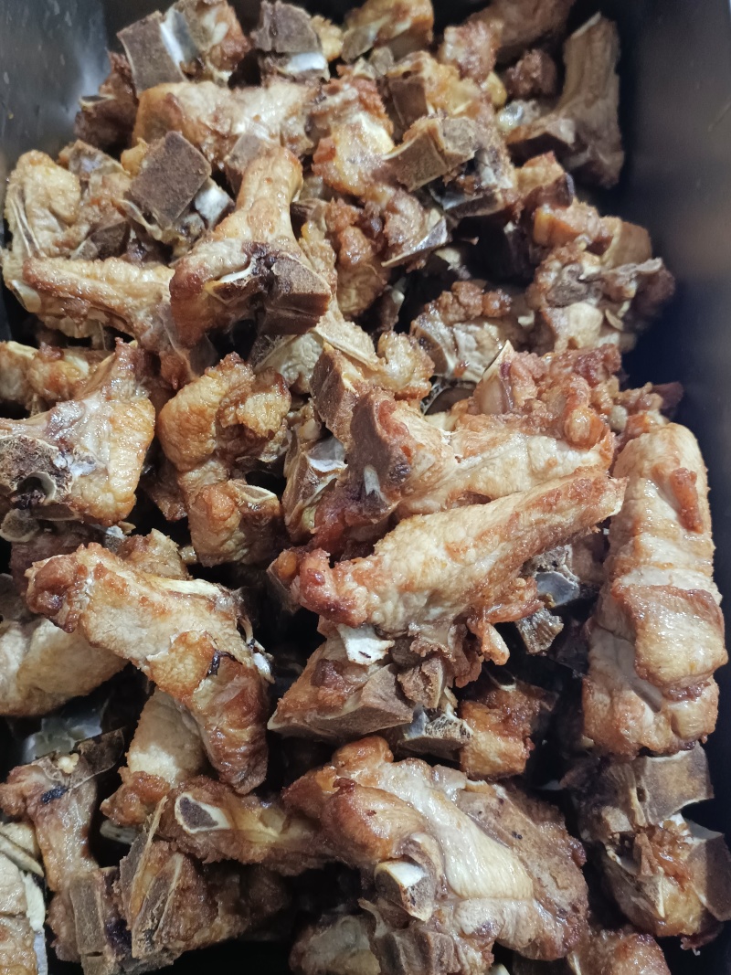 半成品猪脊骨批发10元/斤，纯干不带汤水，多肉脊骨