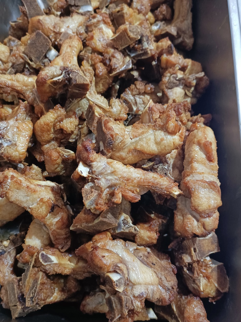半成品猪脊骨批发10元/斤，纯干不带汤水，多肉脊骨