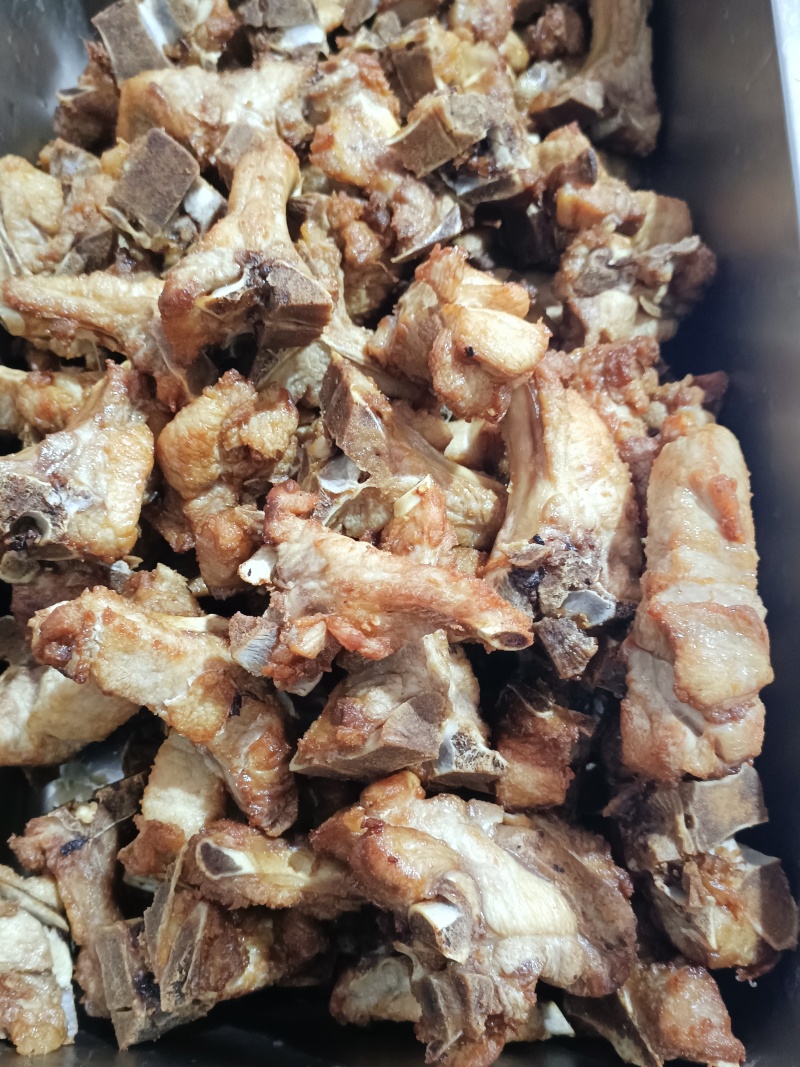 半成品猪脊骨批发10元/斤，纯干不带汤水，多肉脊骨