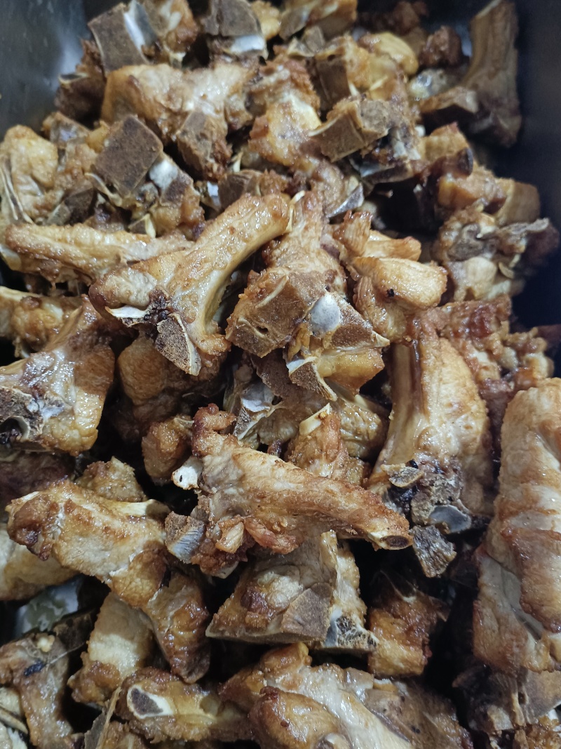 半成品猪脊骨批发10元/斤，纯干不带汤水，多肉脊骨