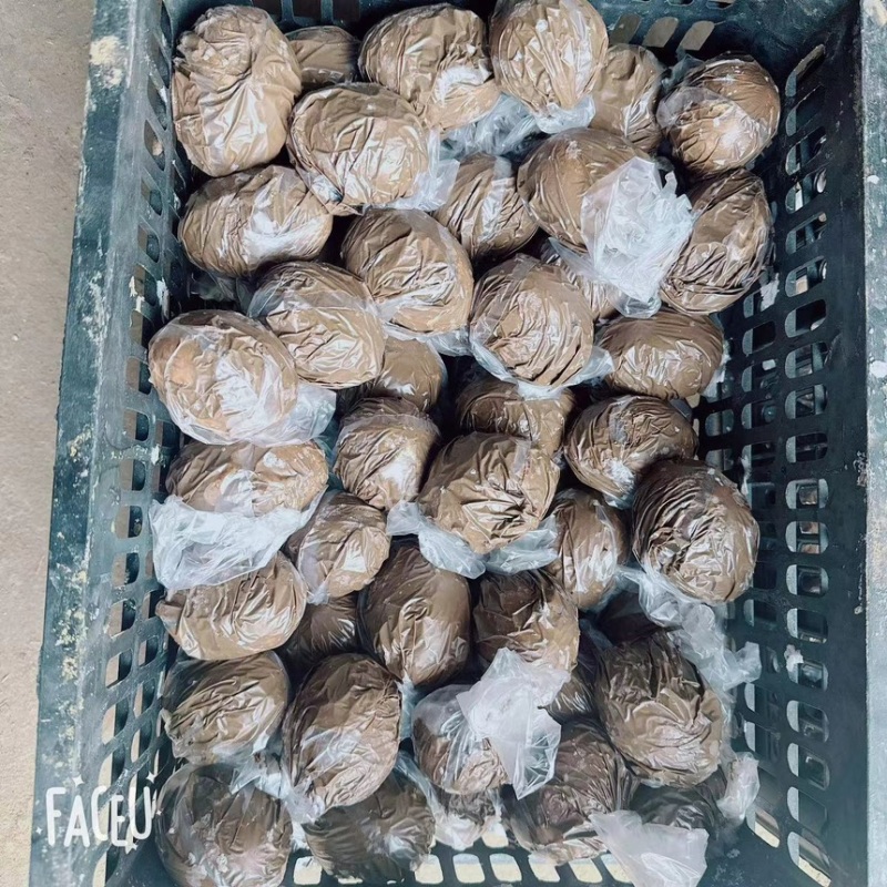 泥大偏黄，散黄鸭蛋赶大集