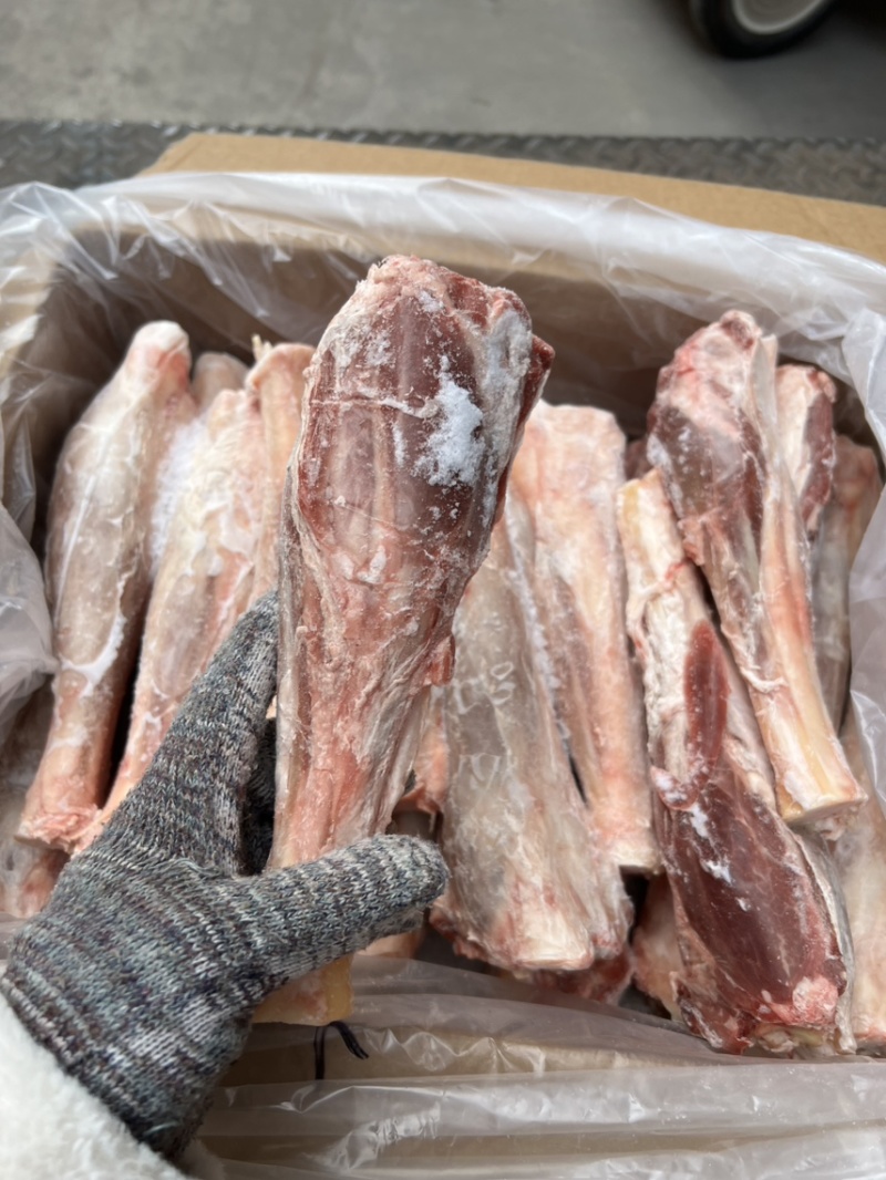 羔羊法式后腱，去拐羊后腿，也称羊玉环，19斤装。