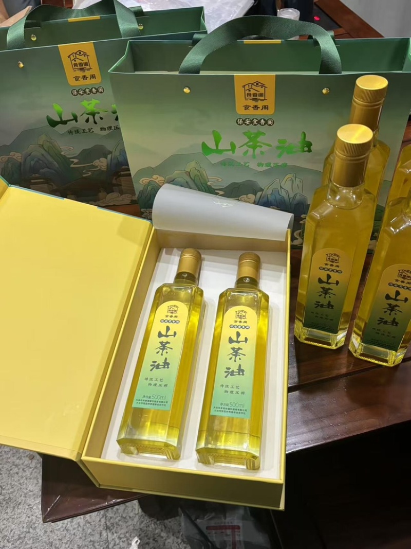 【精品】山茶油一手货源保质保量欢迎各大老板前来采购