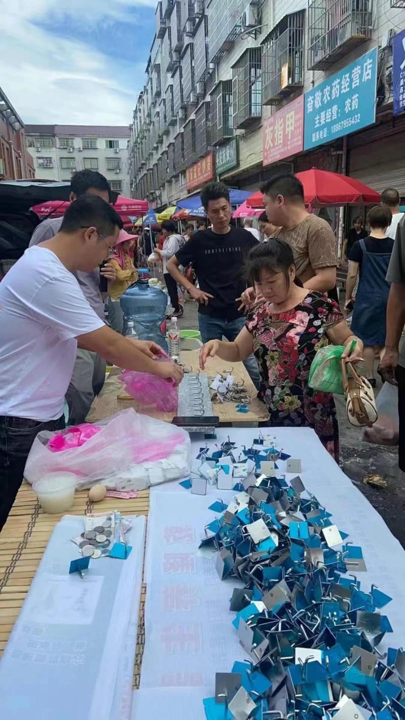 304不锈钢钩扣地摊电商批发免打孔挂钩