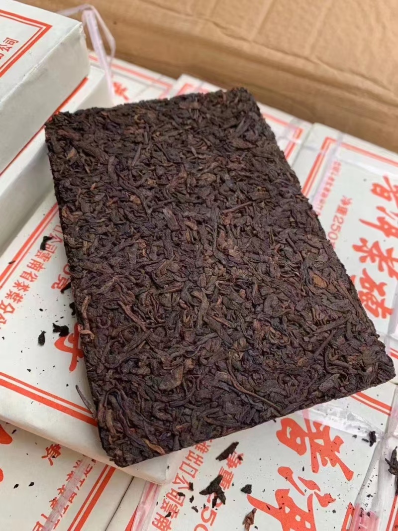 2001年早期华联订制版昆明茶厂250克熟砖