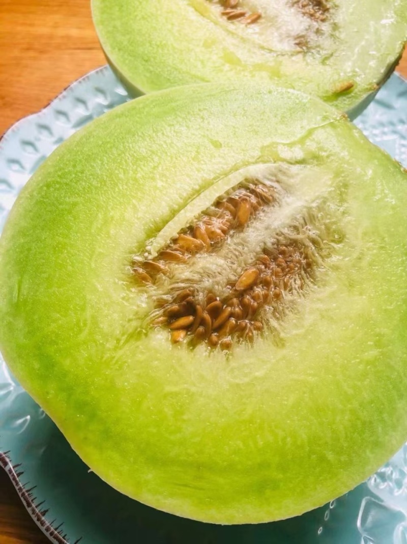玉菇甜瓜，山东聊城莘县冰激凌玉菇甜瓜，奶香蜜甜瓜。