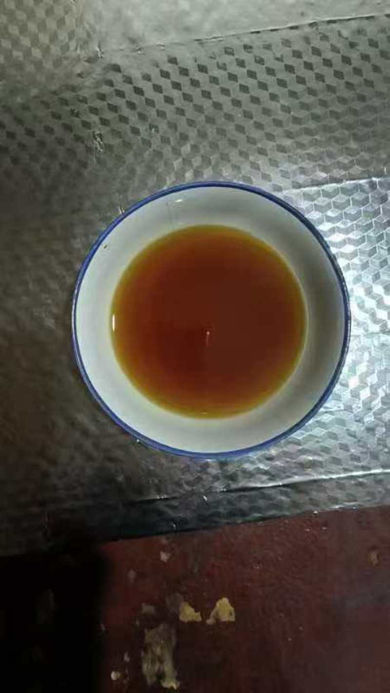 白芝麻油，浓香纯正。正宗小磨香油。从头吃到尾香味扑鼻。