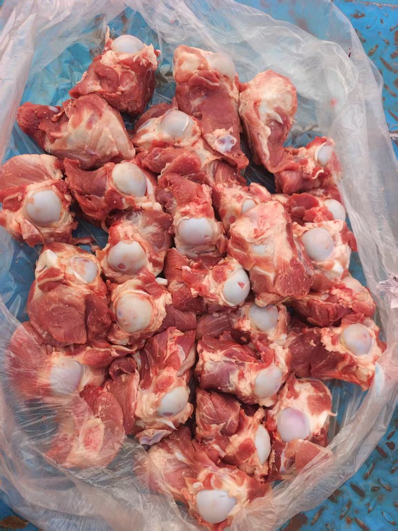 多肉猪棒骨，6块多一斤，鲜品速冻，颜色鲜亮