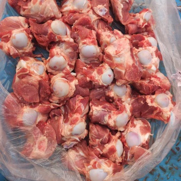 多肉猪棒骨，6块多一斤，鲜品速冻，颜色鲜亮