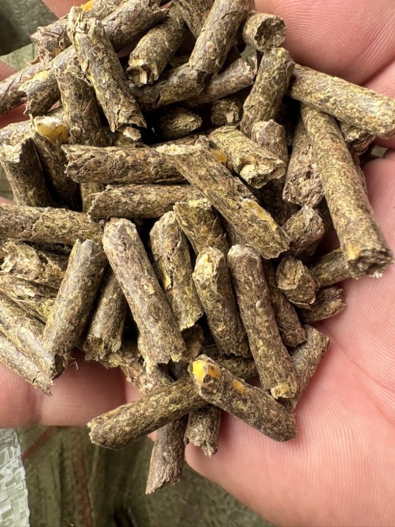 纯花生秧绿草颗粒，高温熟化颗粒，易储存消化