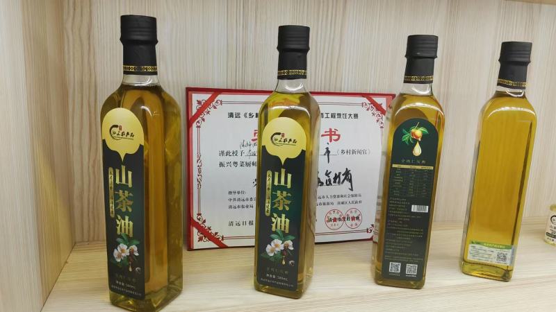 山茶油量大优惠，一次合作终身朋友，欢迎各地老板前来合作