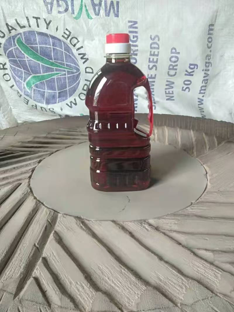 白芝麻油，浓香纯正。正宗小磨香油。从头吃到尾香味扑鼻。