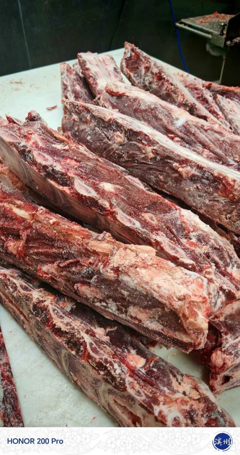 国产T骨小牛排，烤肉自助火锅**，占肉比高